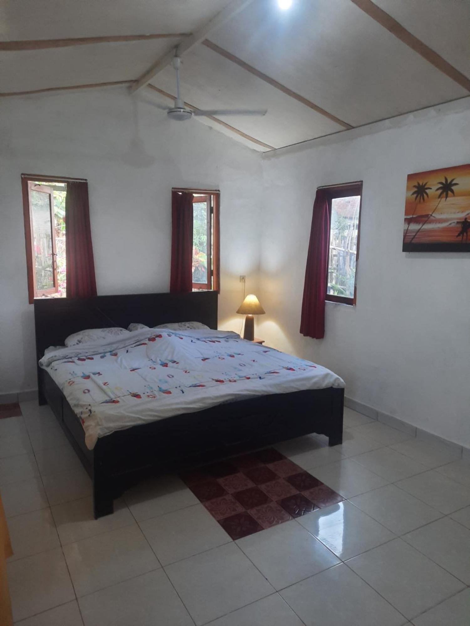 Red Beach Homestay Pasanggaran Room photo