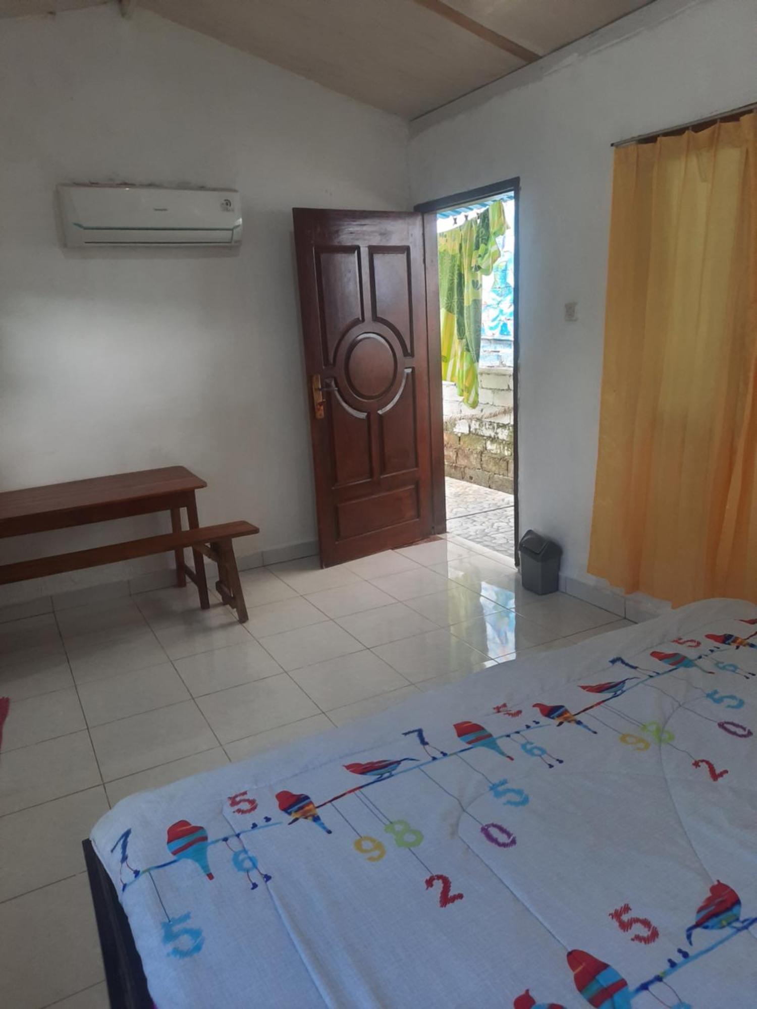 Red Beach Homestay Pasanggaran Room photo